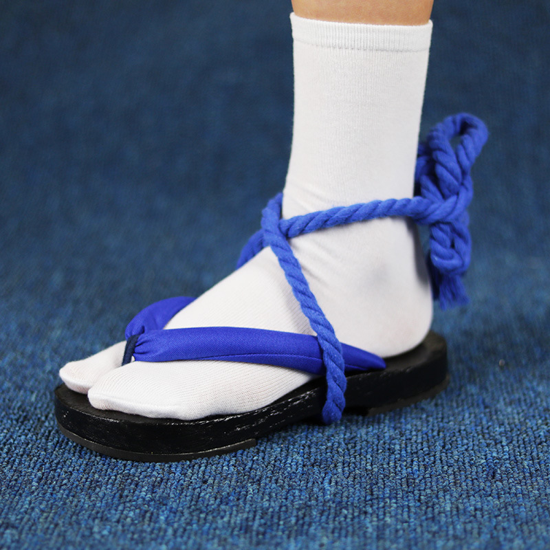 Geta Wooden Sandal - صنادل جيتا ذات الأشرطة الزرقاء -