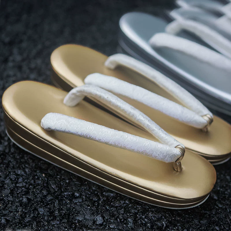 صنادل جيتا اليابانية النسائية  - مراجعة Geta Wooden Sandal وسعره
